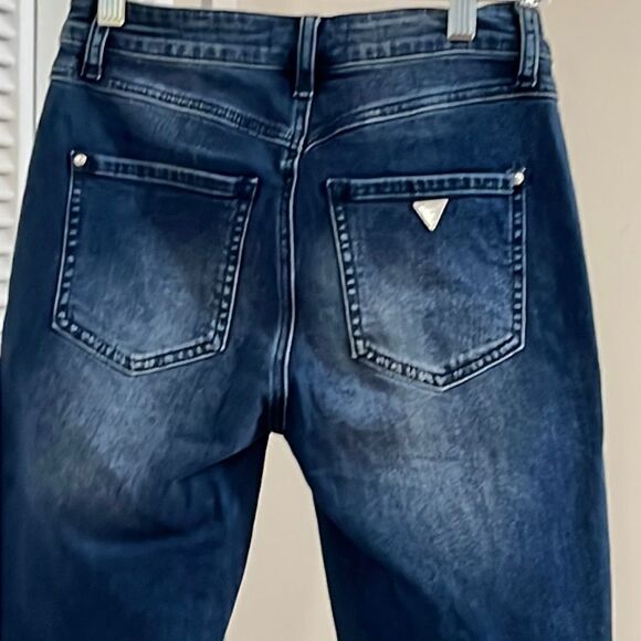 NWOT Guess 1981 Skinny Jeans - Picture 14 of 16
